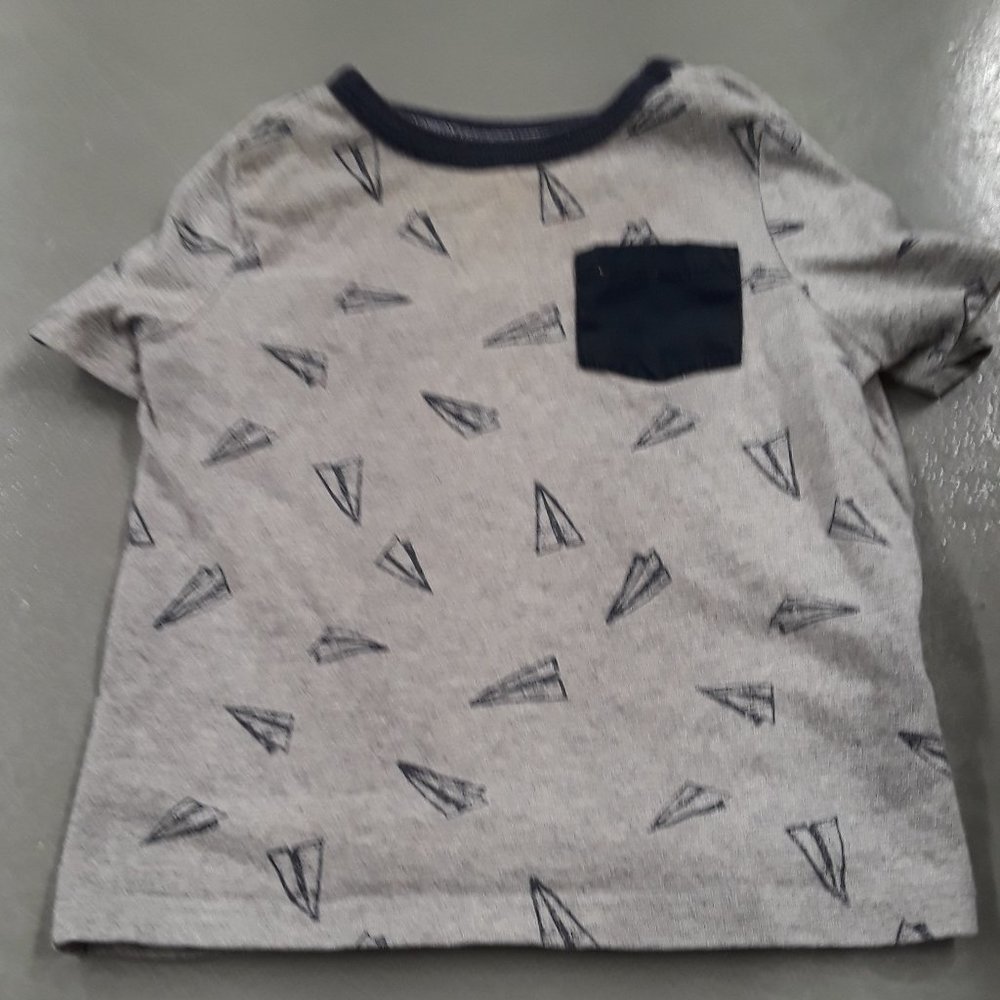 Old Navy gray and navy paper airplane T-shirt